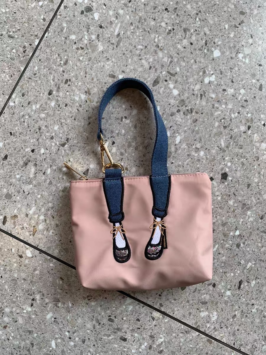 Sac à main brodé tendance en n - Women Bags With Wallet avis et prix