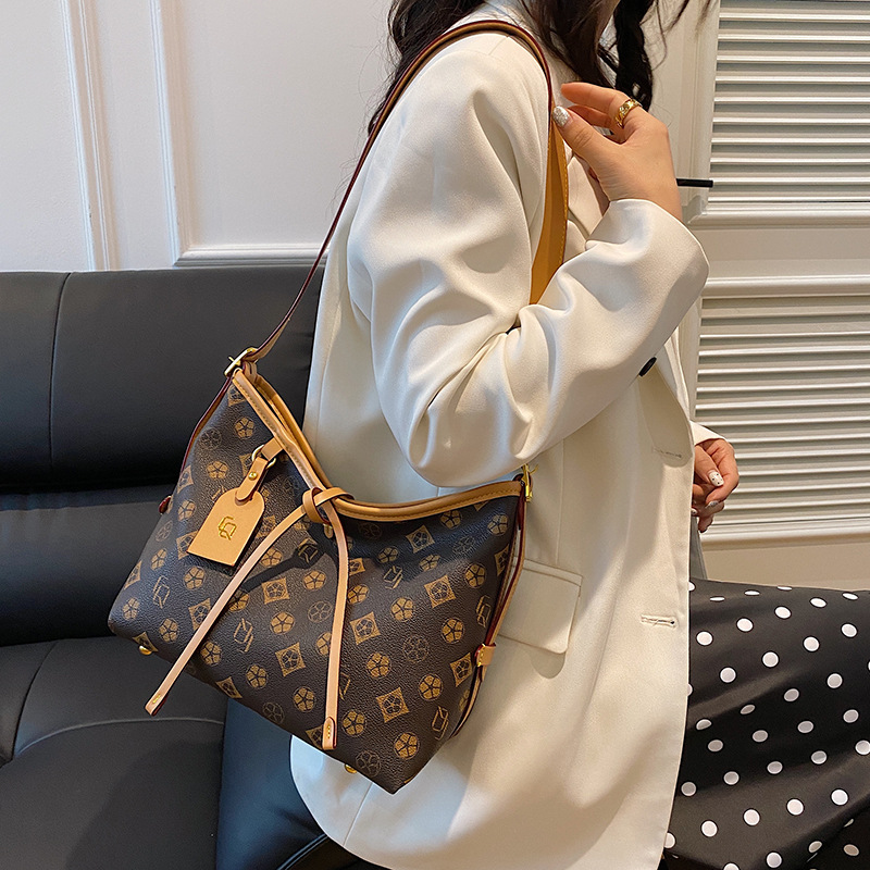 Sac à bandoulière en cuir de q - Women Bags Premium Brands avis et prix